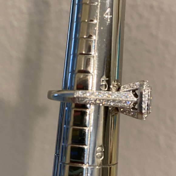 Michael Beaudry 1 CTTW Princess Cut Invisible Ring - Picture 8 of 8